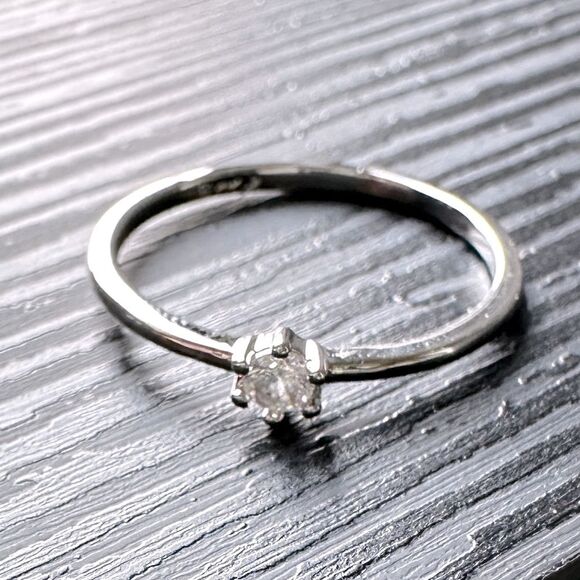 NEW Dainty Stack Ring w/ Round Crystal CZ Stone in Plated White Gold Size 8.125 - Picture 9 of 9